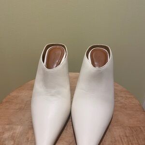 Rejina Pyo Cream Mules
